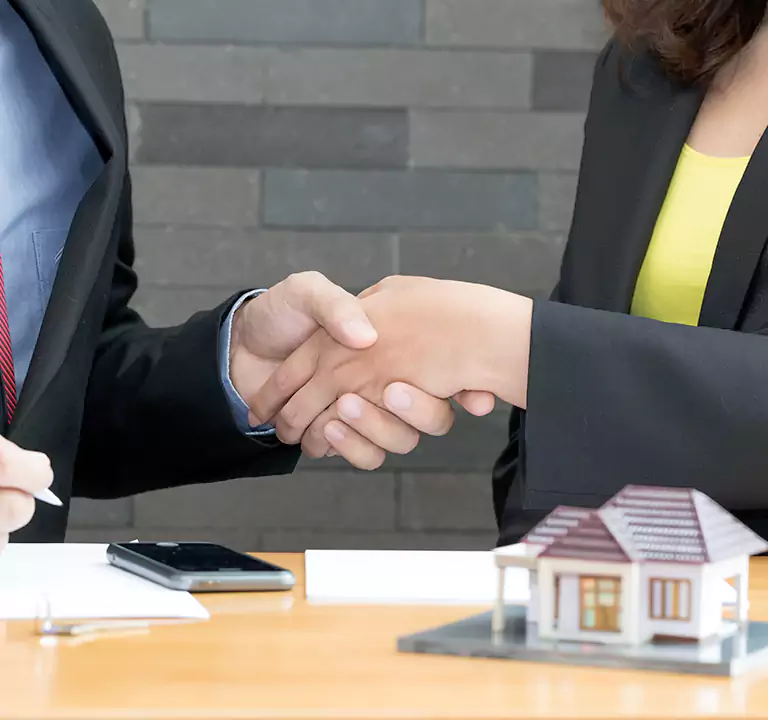 Why Sell to Us Instead of Letting the Home Go to Auction in Wantagh, NY?